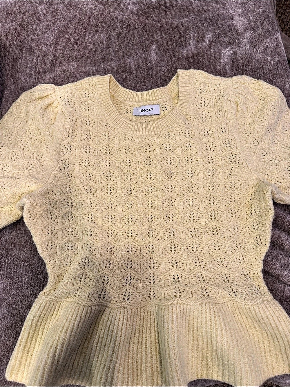 ON-34TH Knit Sweater in Yellow Size Small Like New